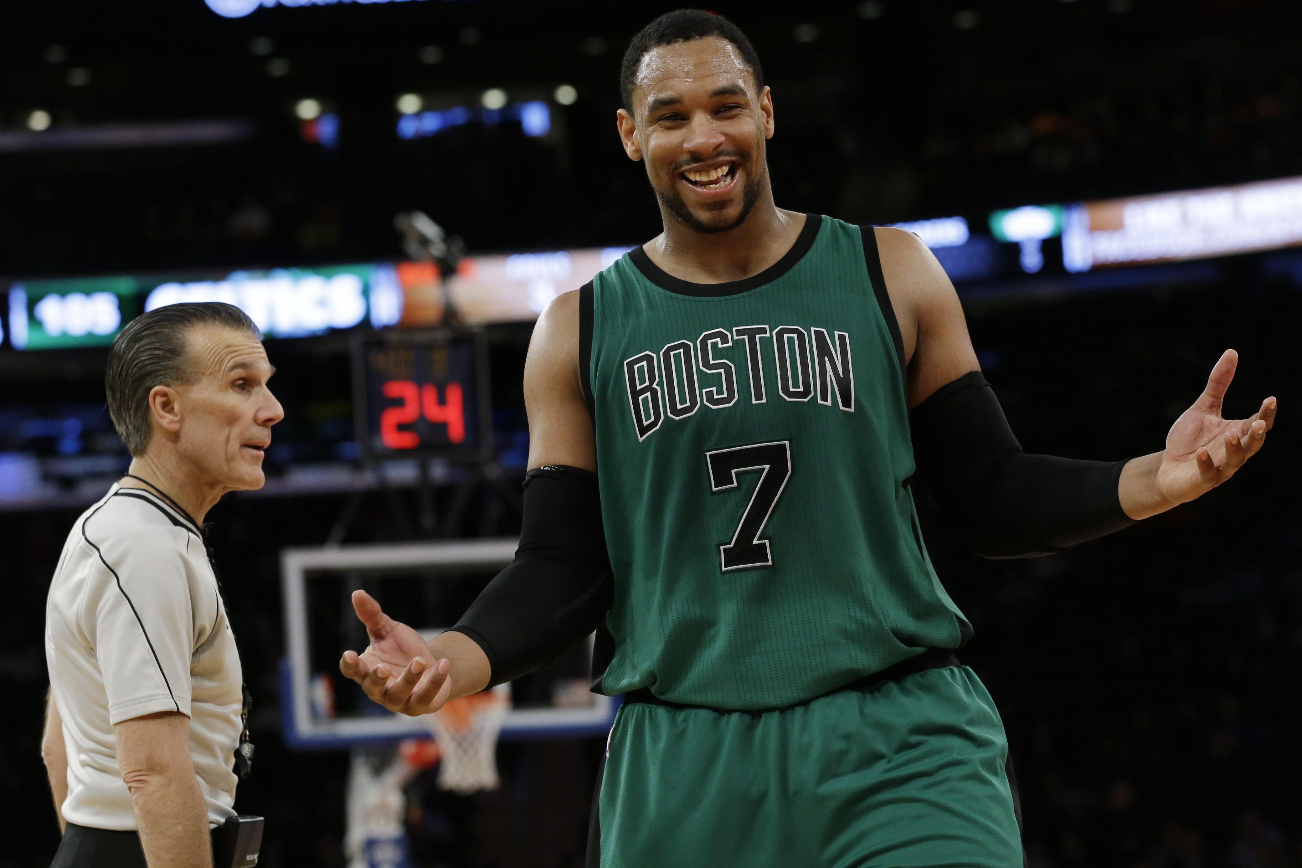 奎塔拿到20篮板，上一位做到的绿军球员是现广东外援萨林杰